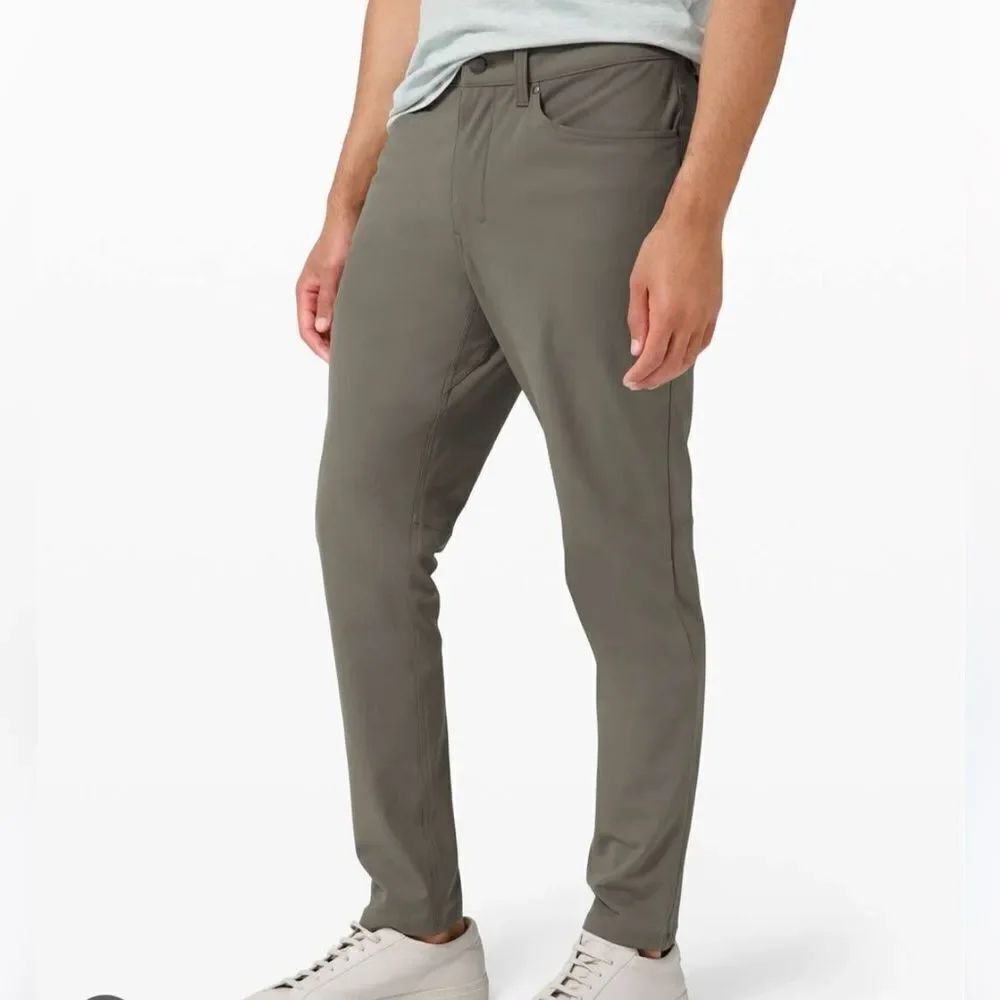 Lululemon ABC Pant Slim *Warpstreme 32"
Grey Sage 31